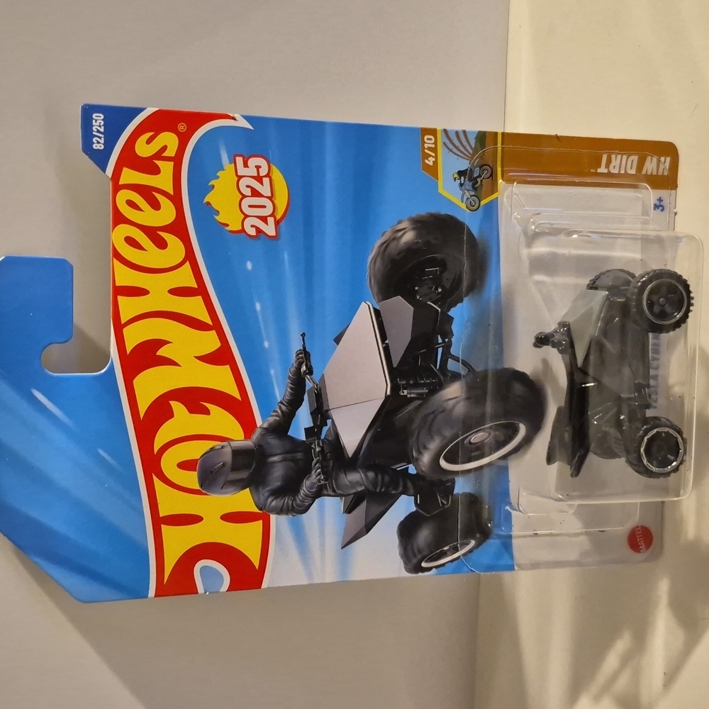 D8 Hot Wheels TESLA CYBERQUAD with shipping protector